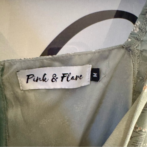 Floral Green flowy cottage dress - Picture 2 of 6